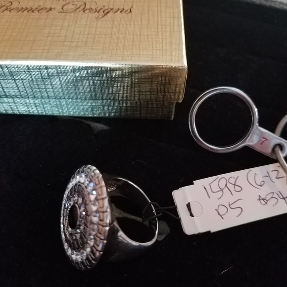 Ring - Picture 3 of 5